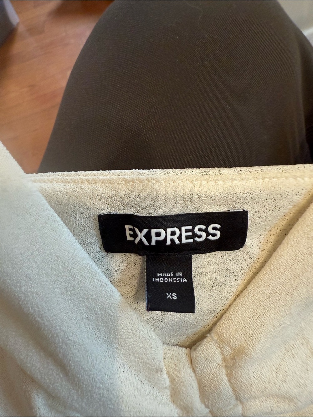 Express White Ruched Drawstring V-Neck Tank - Picture 2 of 2